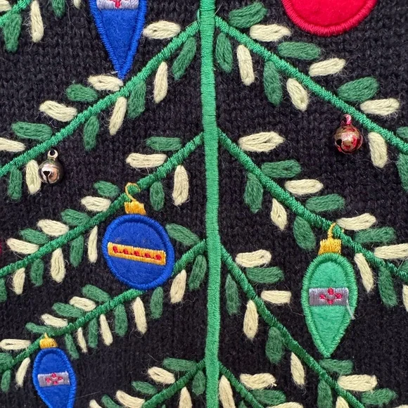 Vintage Classic Elements Christmas Tree Sweater - Picture 4 of 6